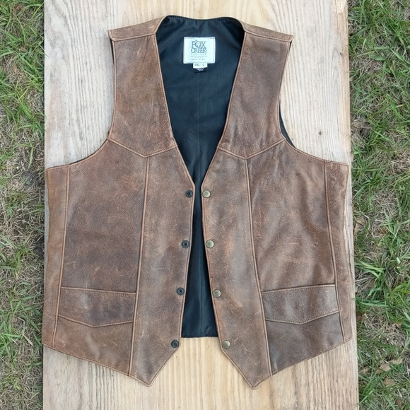 Fox Creek Leather Vest - Picture 2 of 8
